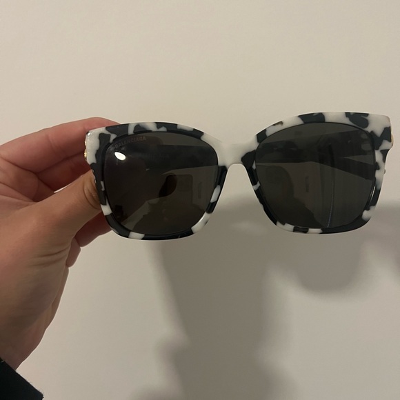 Balenciaga Everyday 57MM Square Sunglasses - Picture 6 of 7